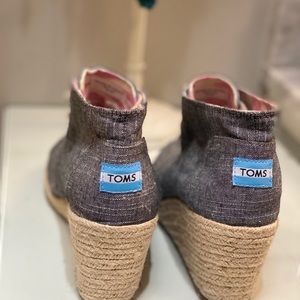 TOMS